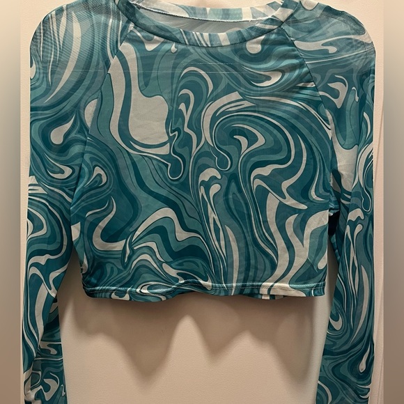Mesh marble swirl long sleeve crop top - Picture 5 of 6